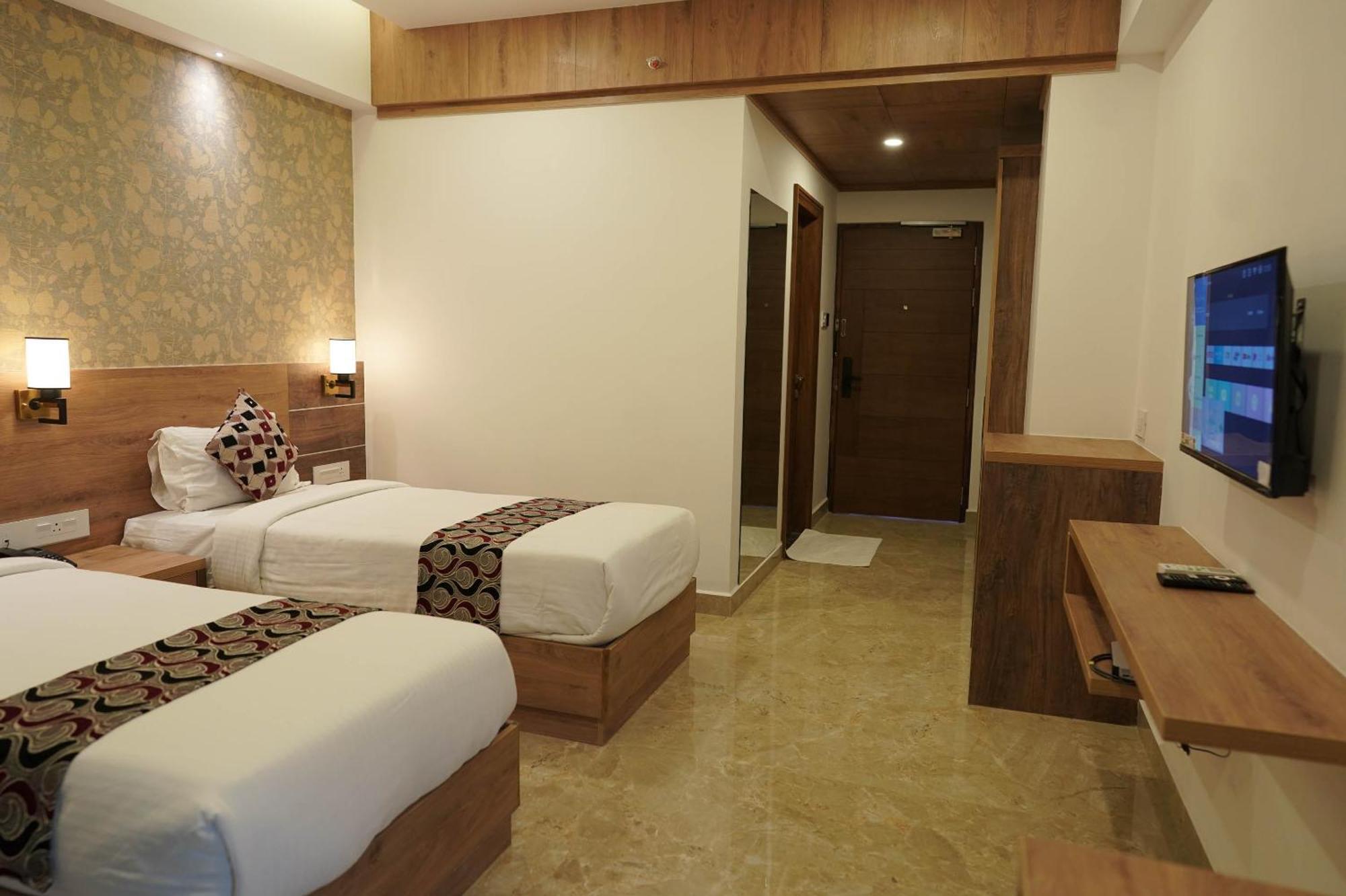 Hotel Vkj Inn Aluva Alwaye المظهر الخارجي الصورة