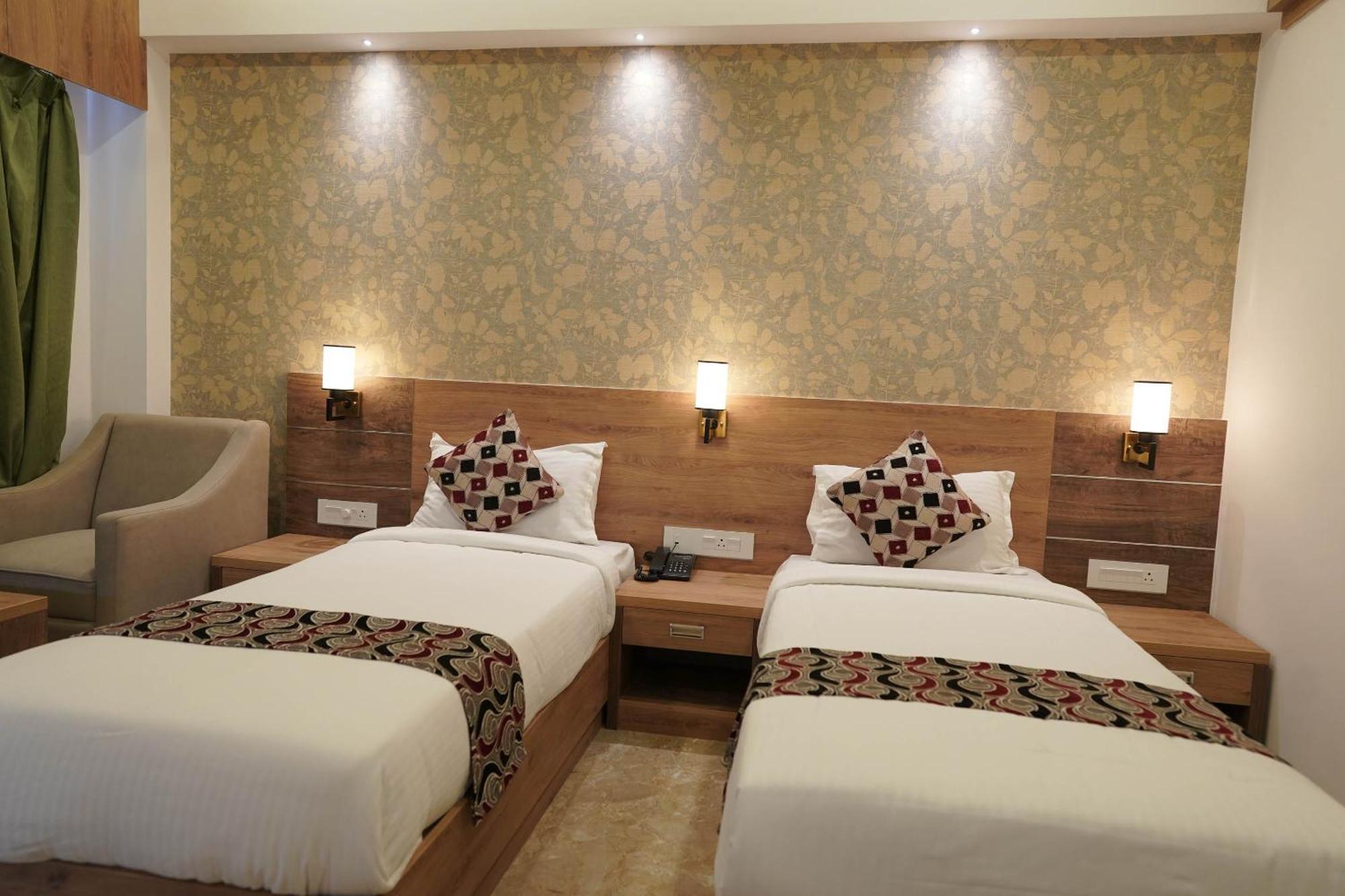 Hotel Vkj Inn Aluva Alwaye المظهر الخارجي الصورة